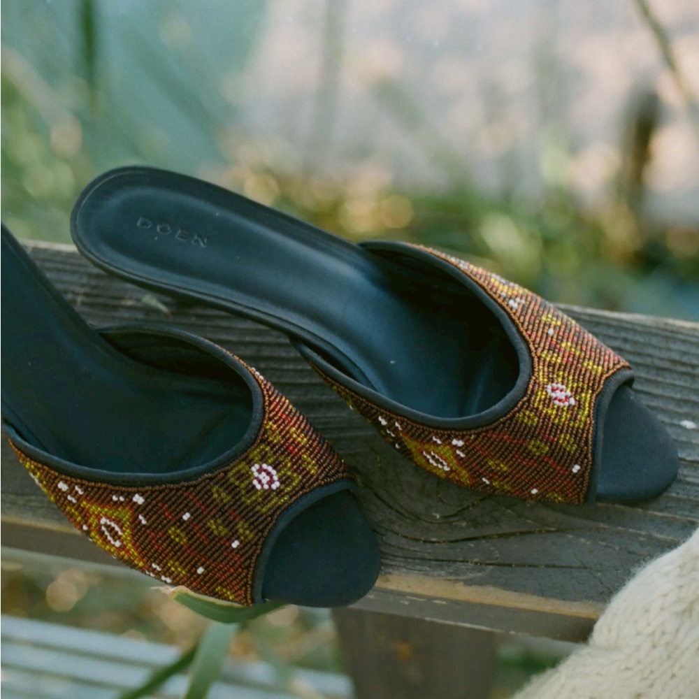 Doen Callie mules in beaded mosaic 38 NIB